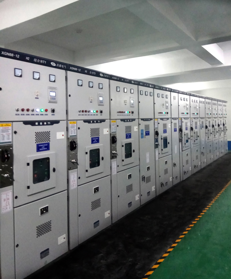 中心配柜前排列